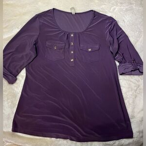 Women’s blouse perfect for any season!